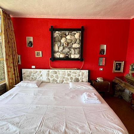 Hotel Vila "Oda E Miqve" Vlorë Esterno foto