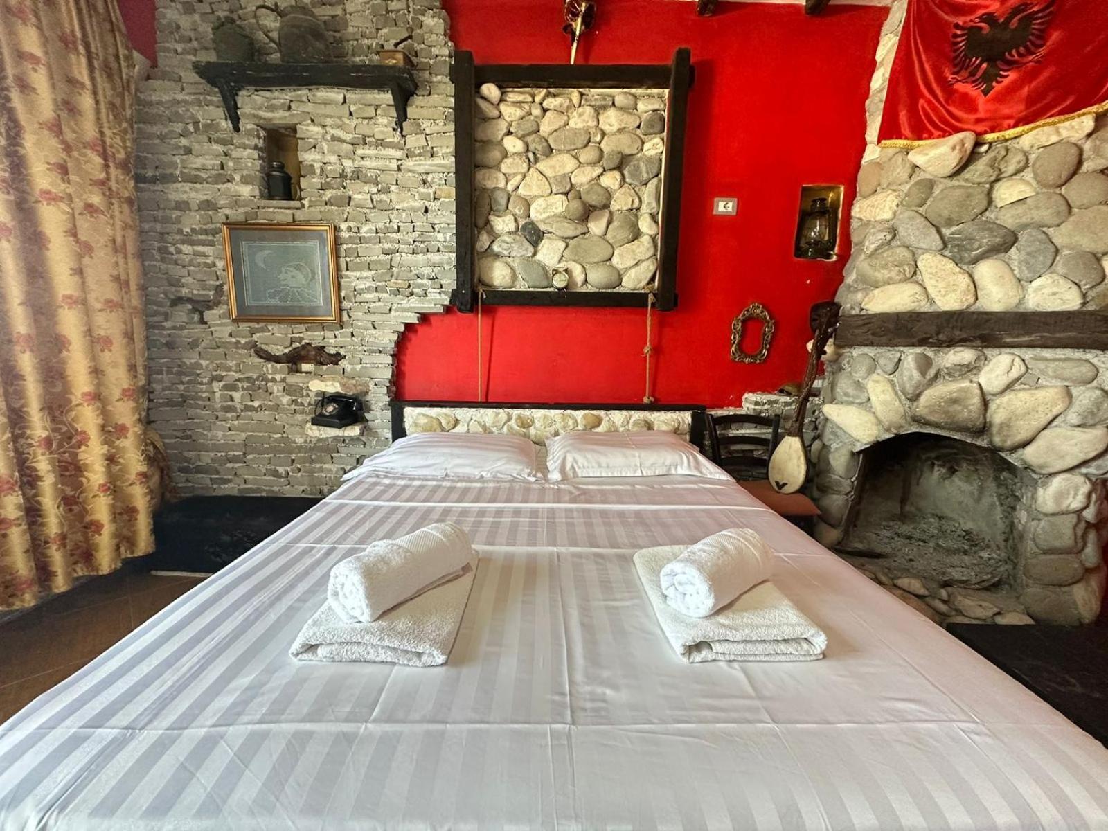 Hotel Vila "Oda E Miqve" Vlorë Esterno foto