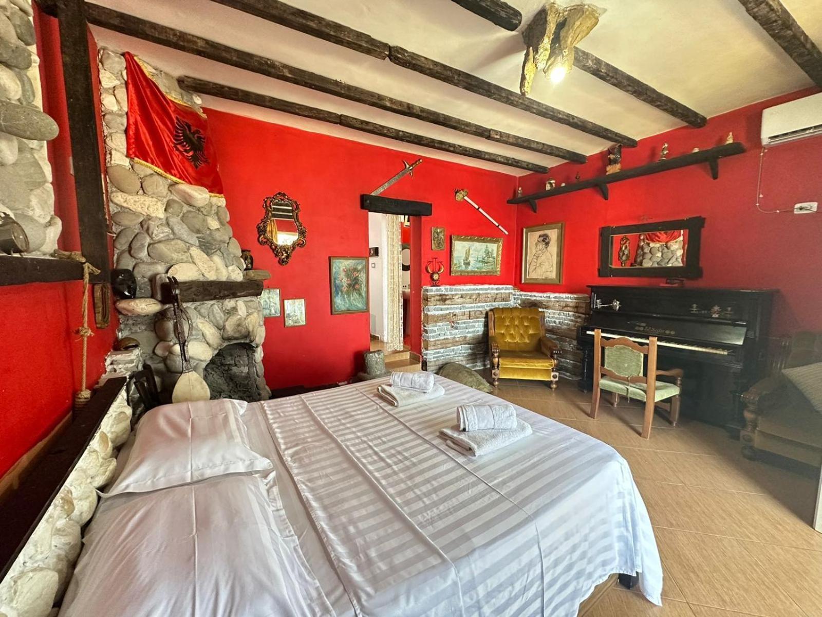 Hotel Vila "Oda E Miqve" Vlorë Esterno foto