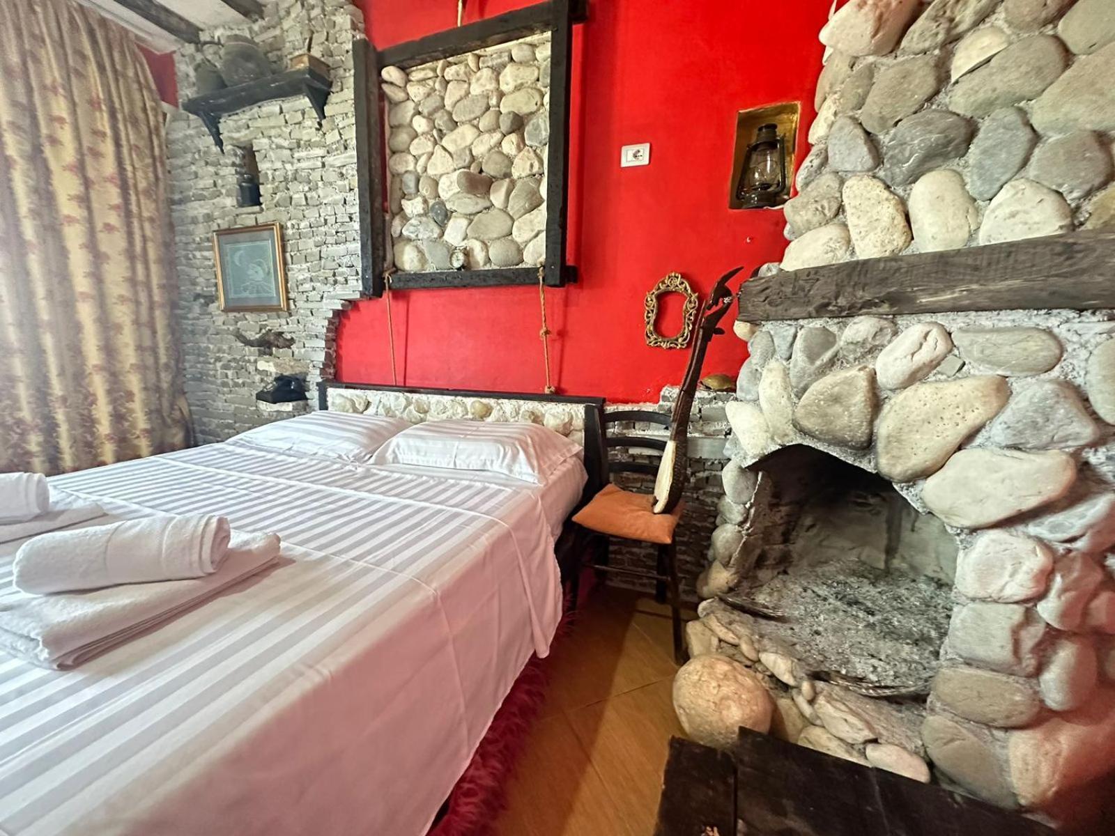 Hotel Vila "Oda E Miqve" Vlorë Esterno foto