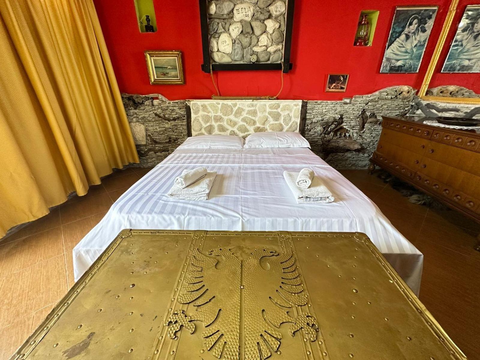 Hotel Vila "Oda E Miqve" Vlorë Esterno foto