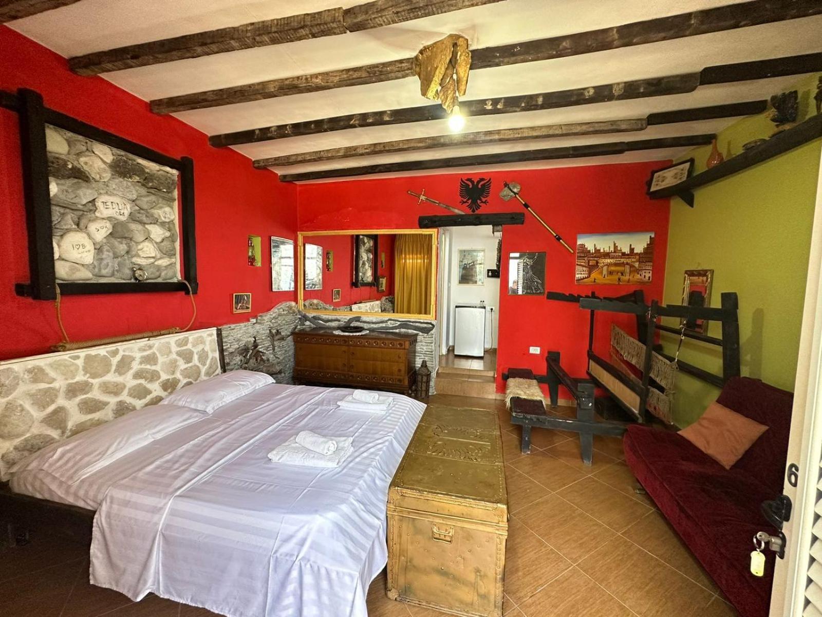 Hotel Vila "Oda E Miqve" Vlorë Esterno foto