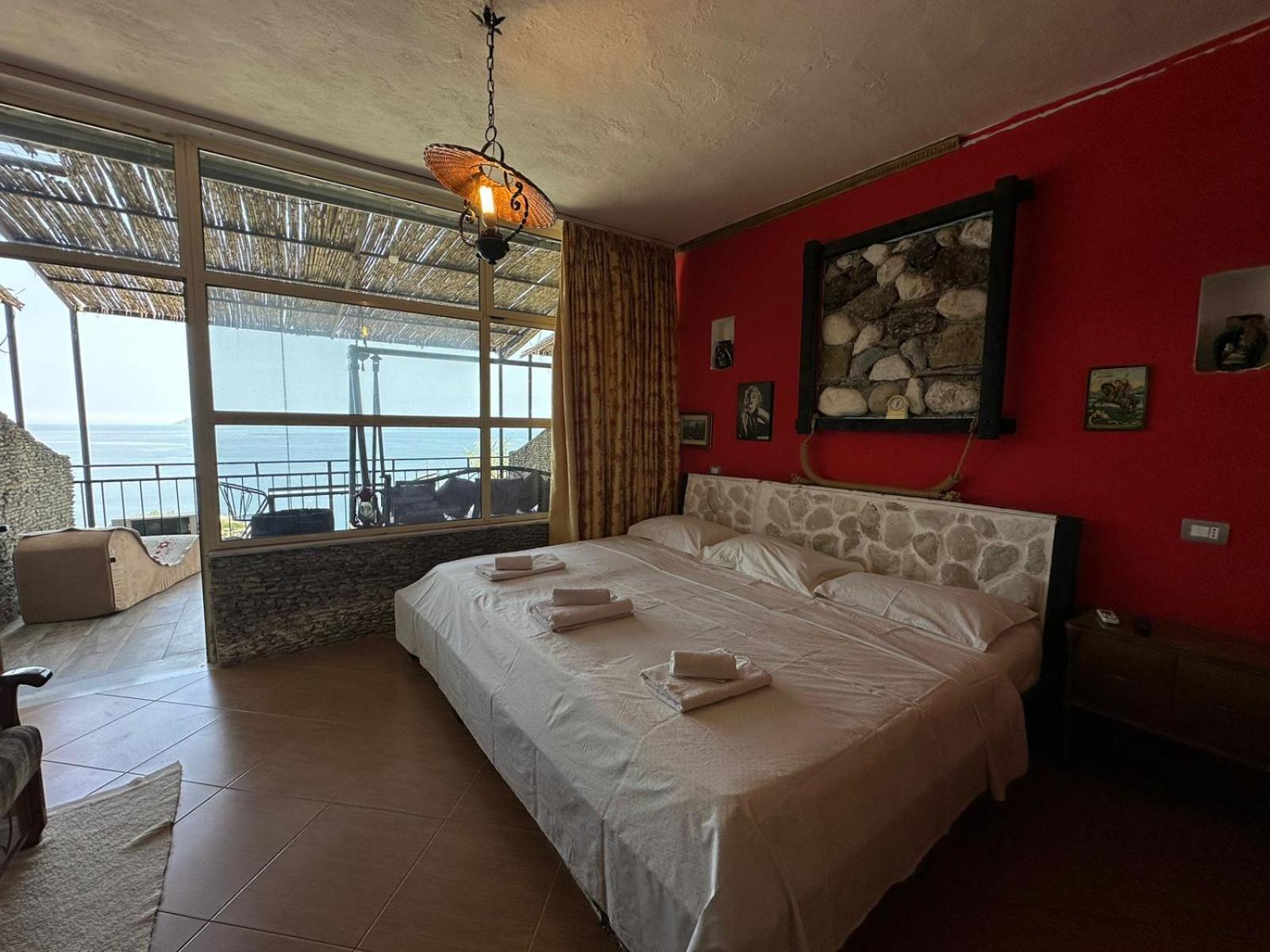 Hotel Vila "Oda E Miqve" Vlorë Esterno foto