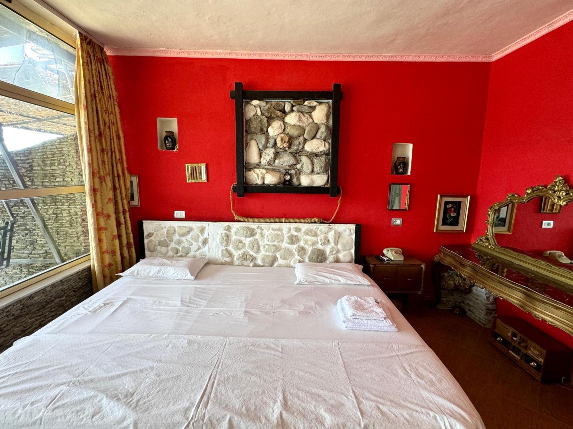 Hotel Vila "Oda E Miqve" Vlorë Esterno foto