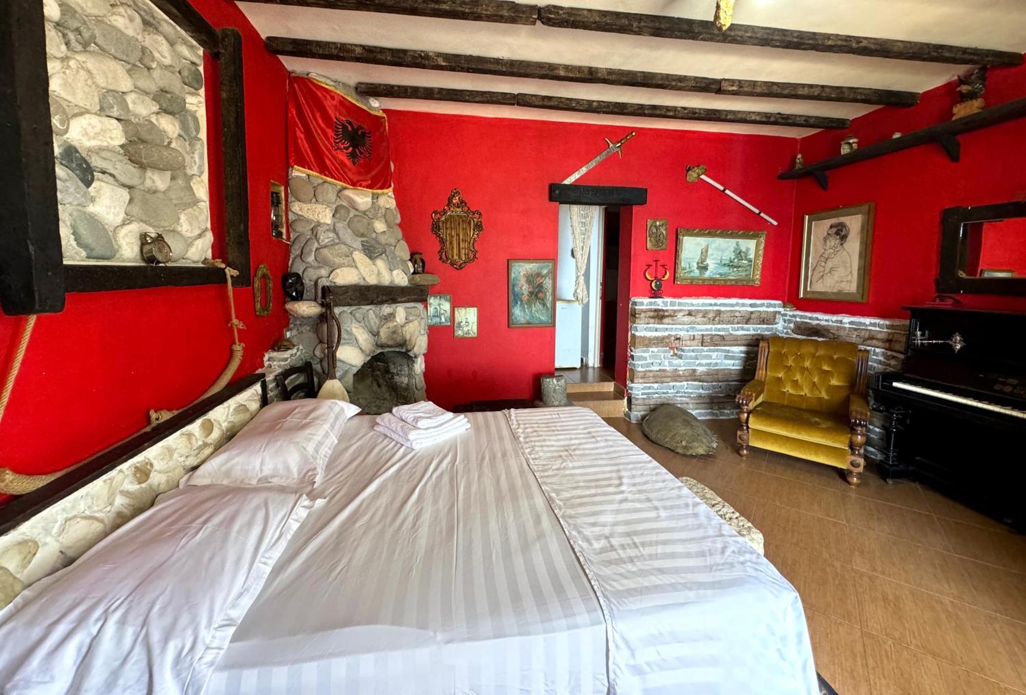 Hotel Vila "Oda E Miqve" Vlorë Esterno foto