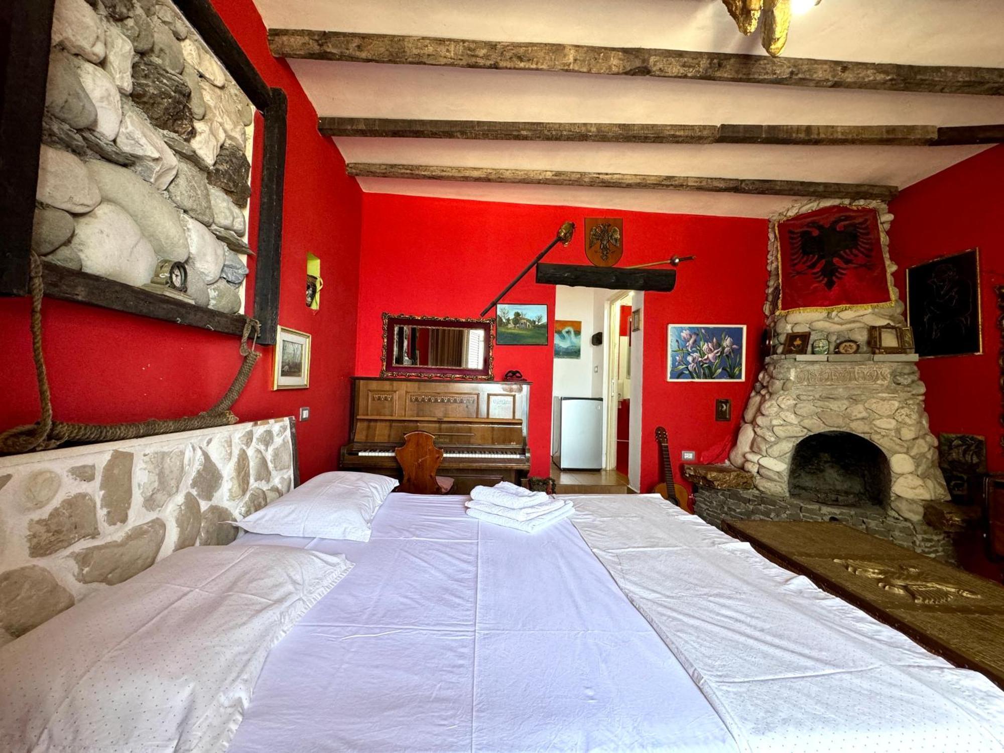 Hotel Vila "Oda E Miqve" Vlorë Esterno foto
