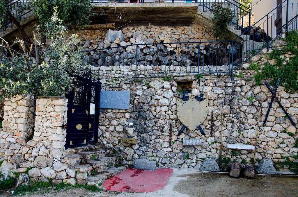 Hotel Vila "Oda E Miqve" Vlorë Esterno foto