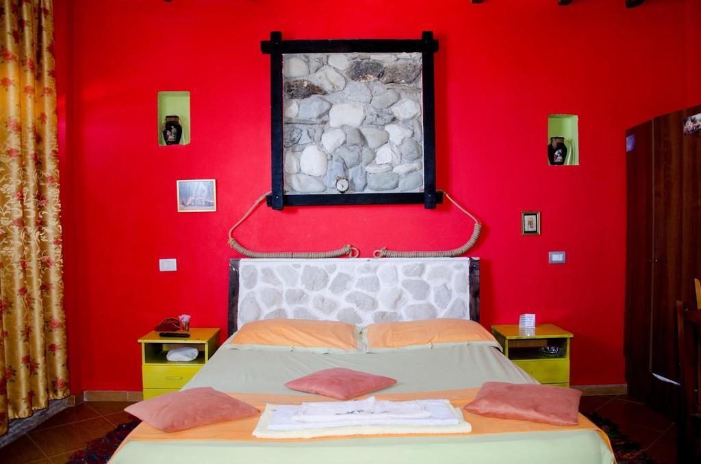 Hotel Vila "Oda E Miqve" Vlorë Esterno foto